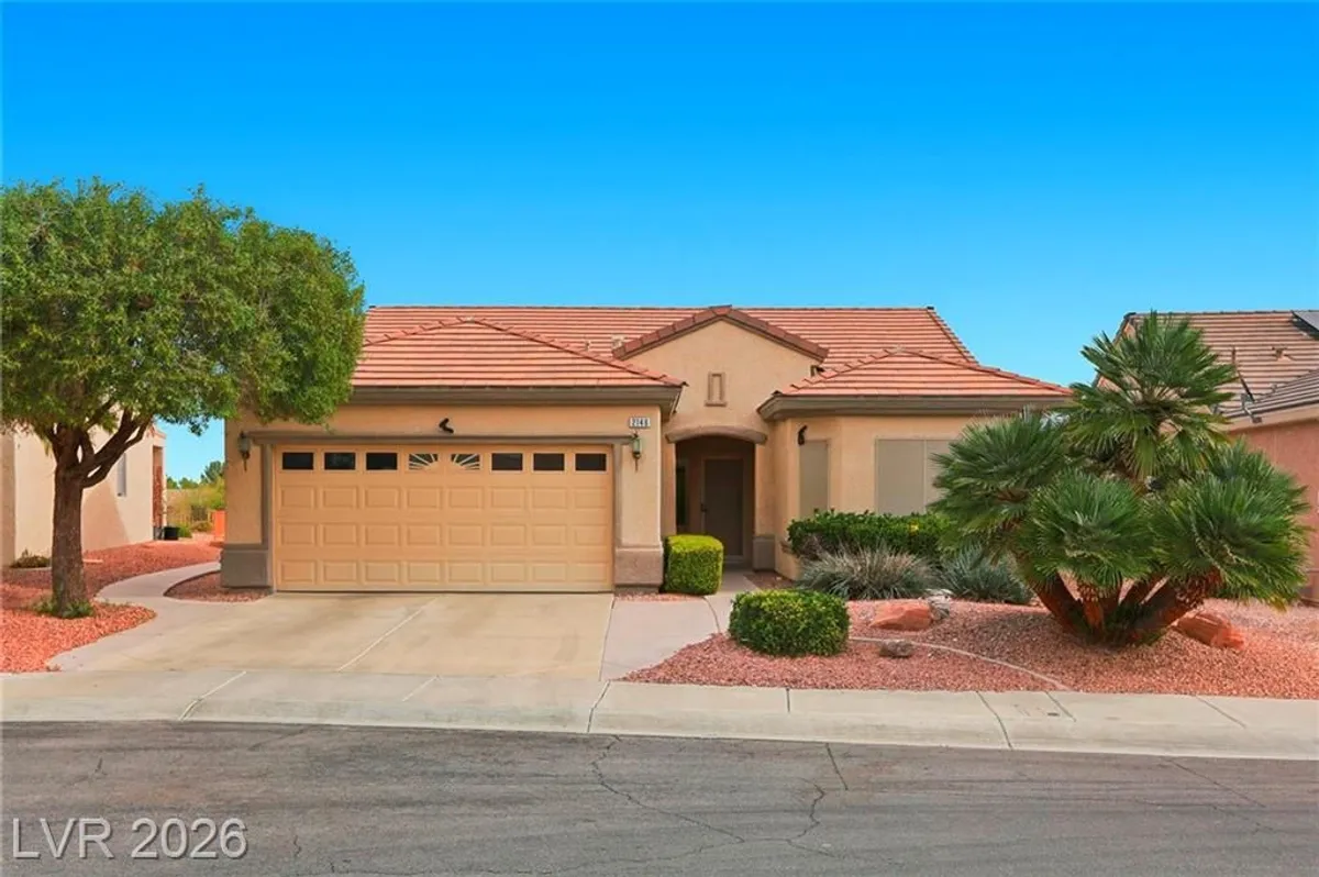 Property Slideshow image 1 of 42 | 2146 tiger links dr, Henderson, NV, 89012