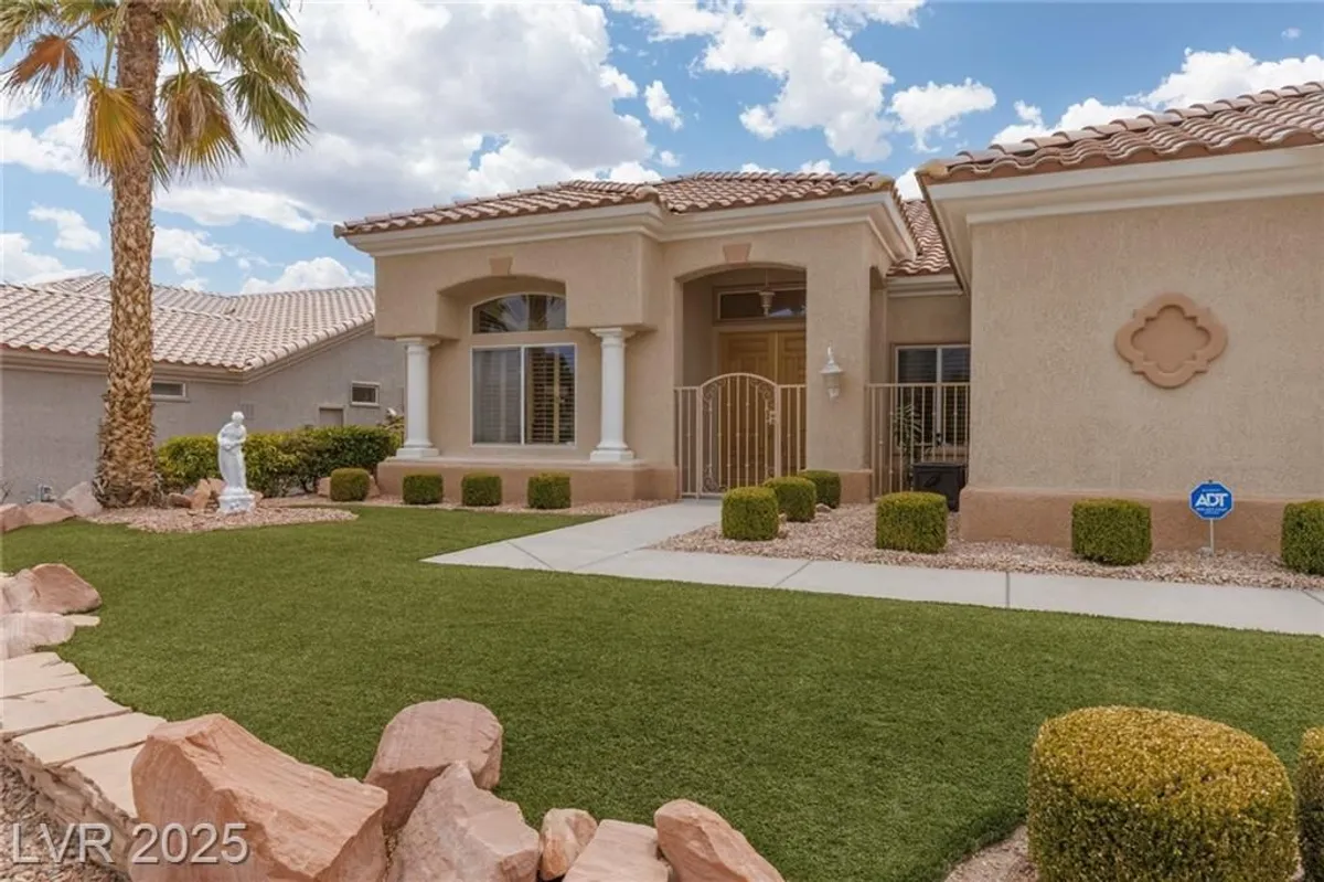 Property Slideshow image 1 of 67 | 2624 spalding dr, Las Vegas, NV, 89134