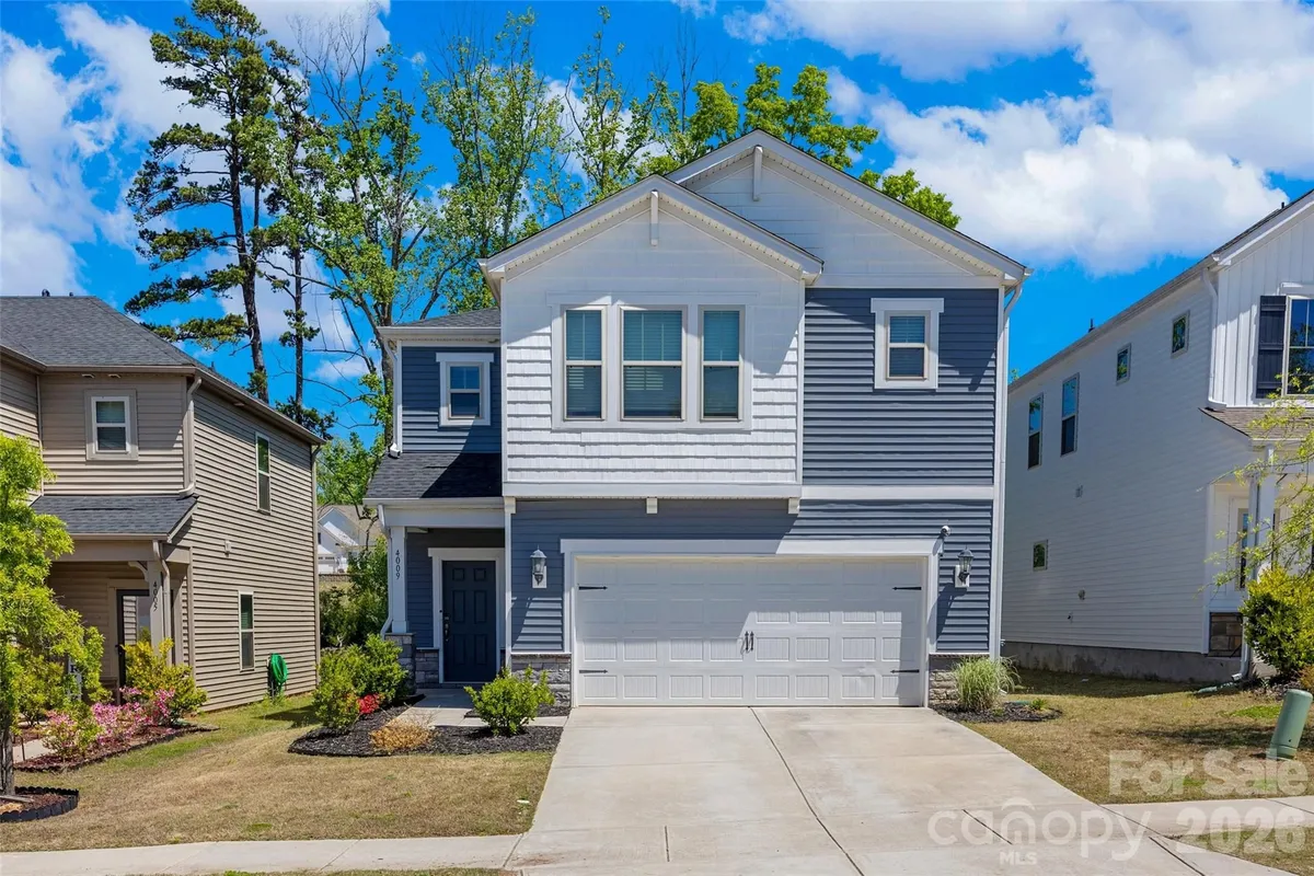 Property Slideshow image 1 of 31 | 4009 woodland view dr, Charlotte, NC, 28215