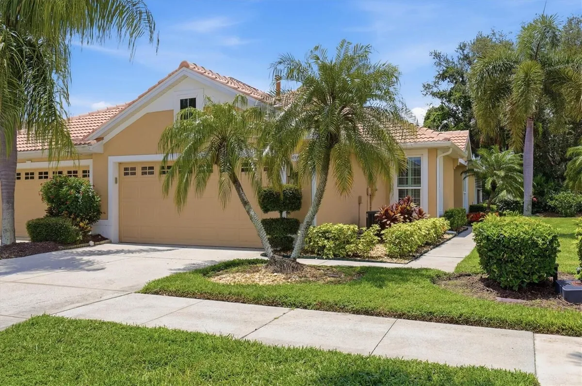 Property Slideshow image 1 of 67 | 4939 whispering oaks dr, North Port, FL, 34287