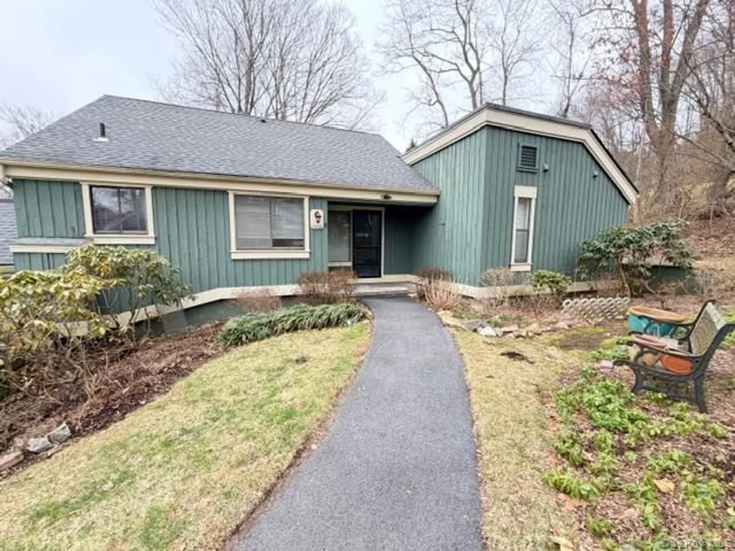 Property Slideshow image 1 of 23 | 39 heritage hls b, Somers, NY, 10589
