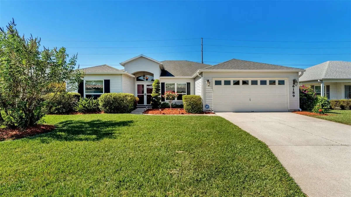 Property Slideshow image 1 of 49 | 6189 magpie dr, Lakeland, FL, 33809