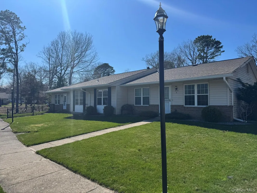Property Slideshow image 1 of 25 | 368 woodbridge dr a, Brookhaven, NY, 11961