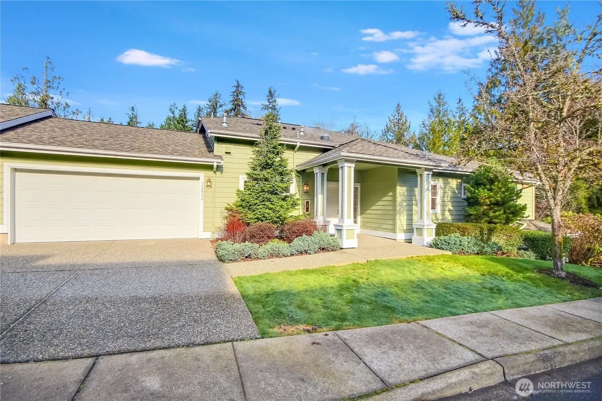 Property Slideshow image 1 of 40 | 22634 se 44th pl 2620, Issaquah, WA, 98029