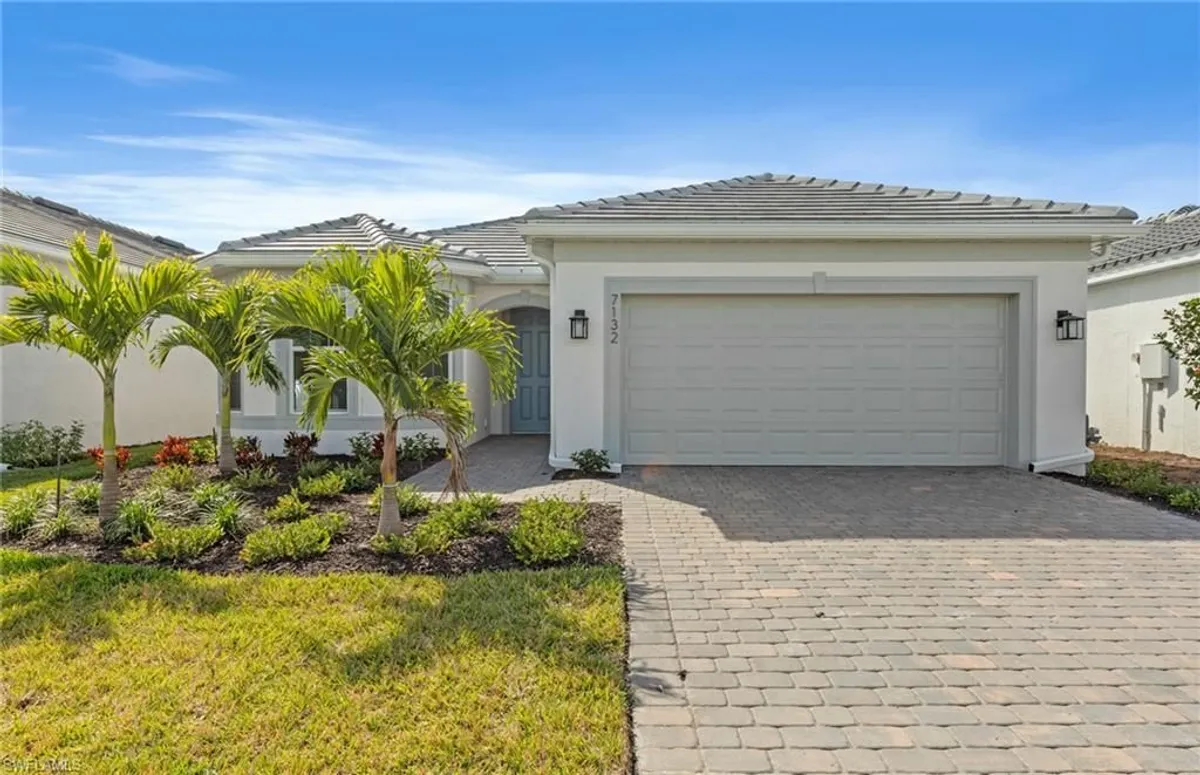 Property Slideshow image 1 of 49 | 7132 chapel creek ln, North Fort Myers, FL, 33917