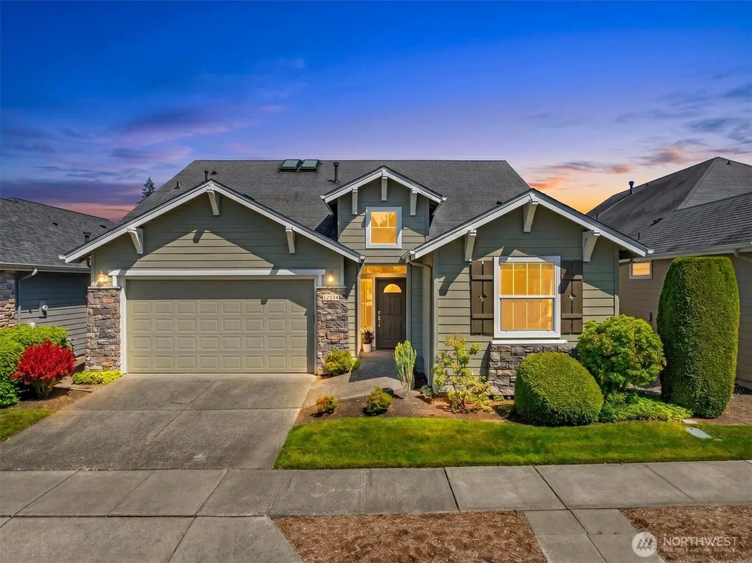 Property Slideshow image 1 of 36 | 12534 230th pl, Redmond, WA, 98053
