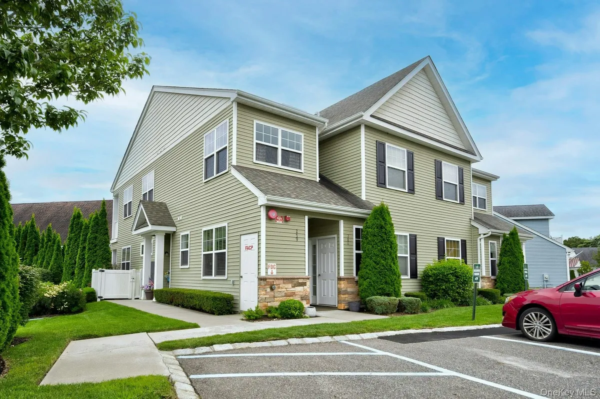 Property Slideshow image 1 of 40 | 279 augusta dr, Medford, NY, 11763