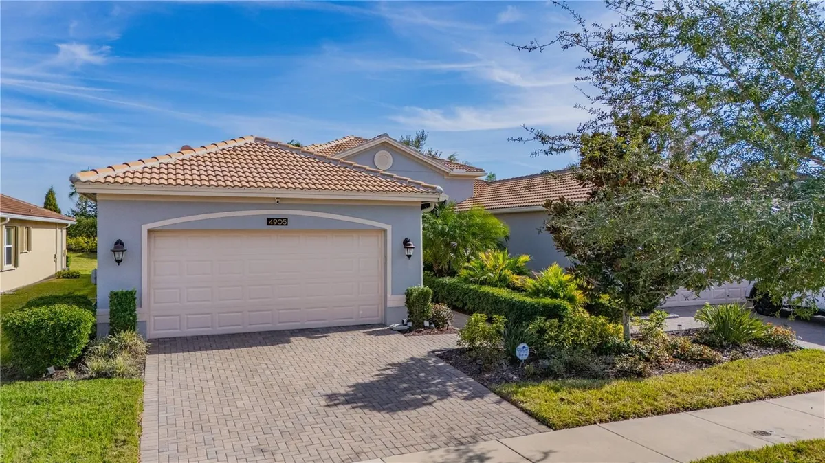 Property Slideshow image 1 of 64 | 4905 avila lakes dr, Wimauma, FL, 33598