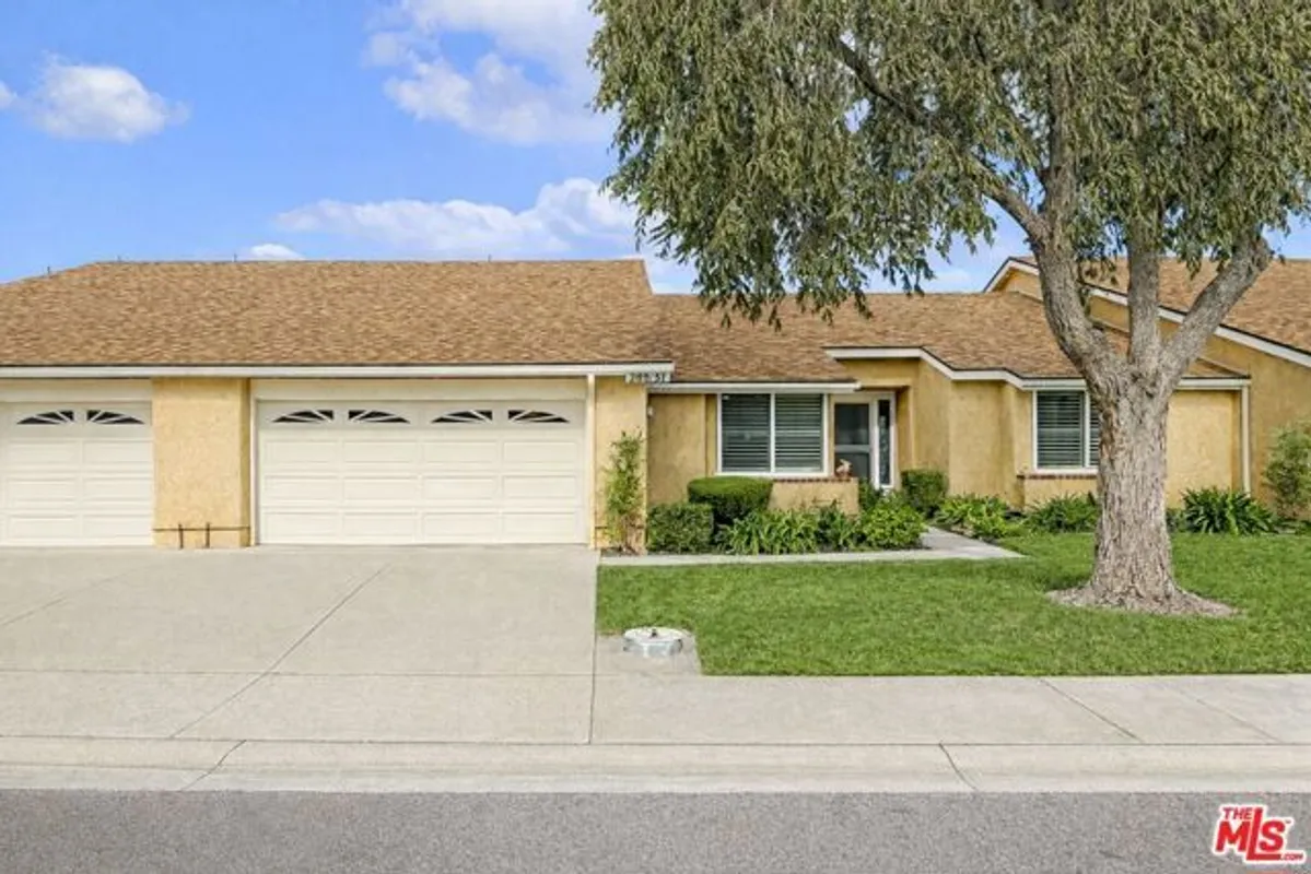 Property Slideshow image 1 of 45 | 20151 village 20 20, Camarillo, CA, 93012