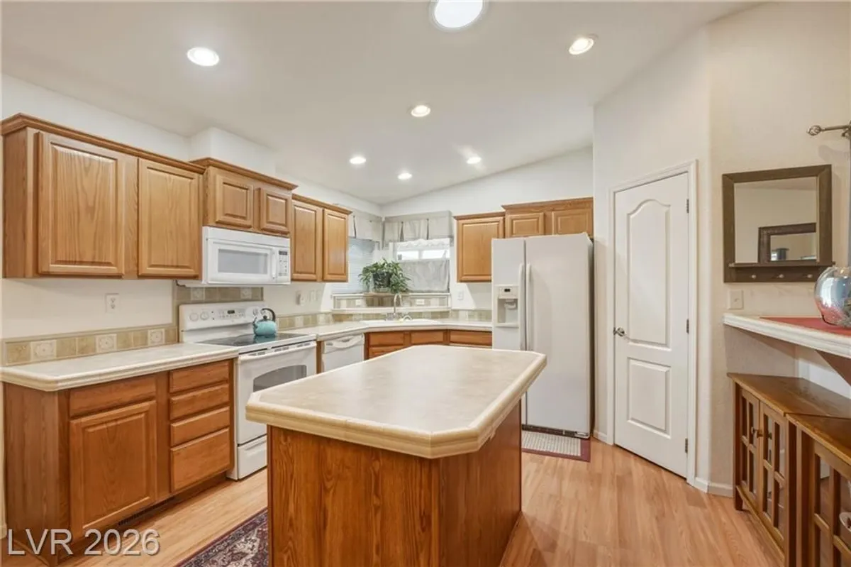 Property Slideshow image 1 of 44 | 881 montecito dr, Pahrump, NV, 89048