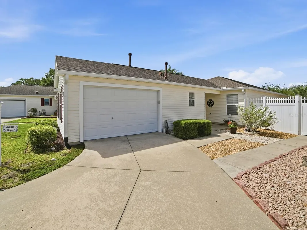 Property Slideshow image 1 of 23 | 8830 se 168th sedgwick pl, The Villages, FL, 32162