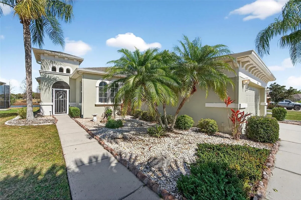 Property Slideshow image 1 of 47 | 915 regal manor way, Sun City Center, FL, 33573
