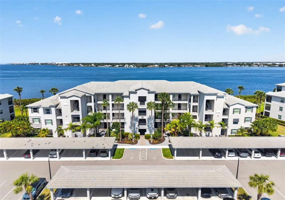 Property Slideshow image 1 of 53 | 1020 tidewater shores loop 301, Bradenton, FL, 34208