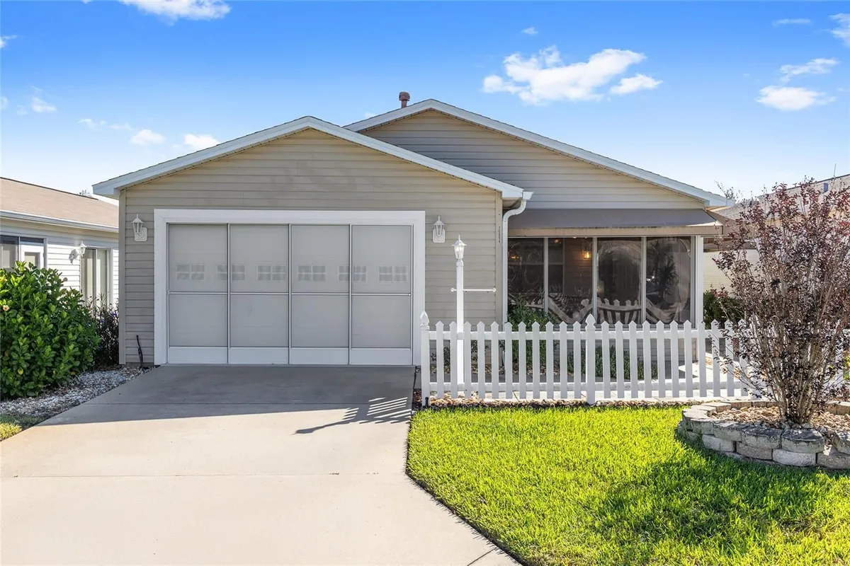 Property Slideshow image 1 of 43 | 16894 se 94th sunnybrook cir, The Villages, FL, 32162