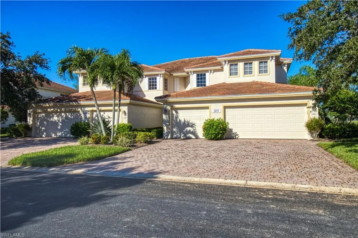 Property Slideshow image 1 of 29 | 3111 meandering way 101, Fort Myers, FL, 33905