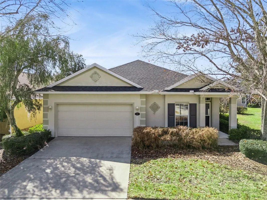 Property Slideshow image 1 of 47 | 100 wethersfield ct, Deland, FL, 32724