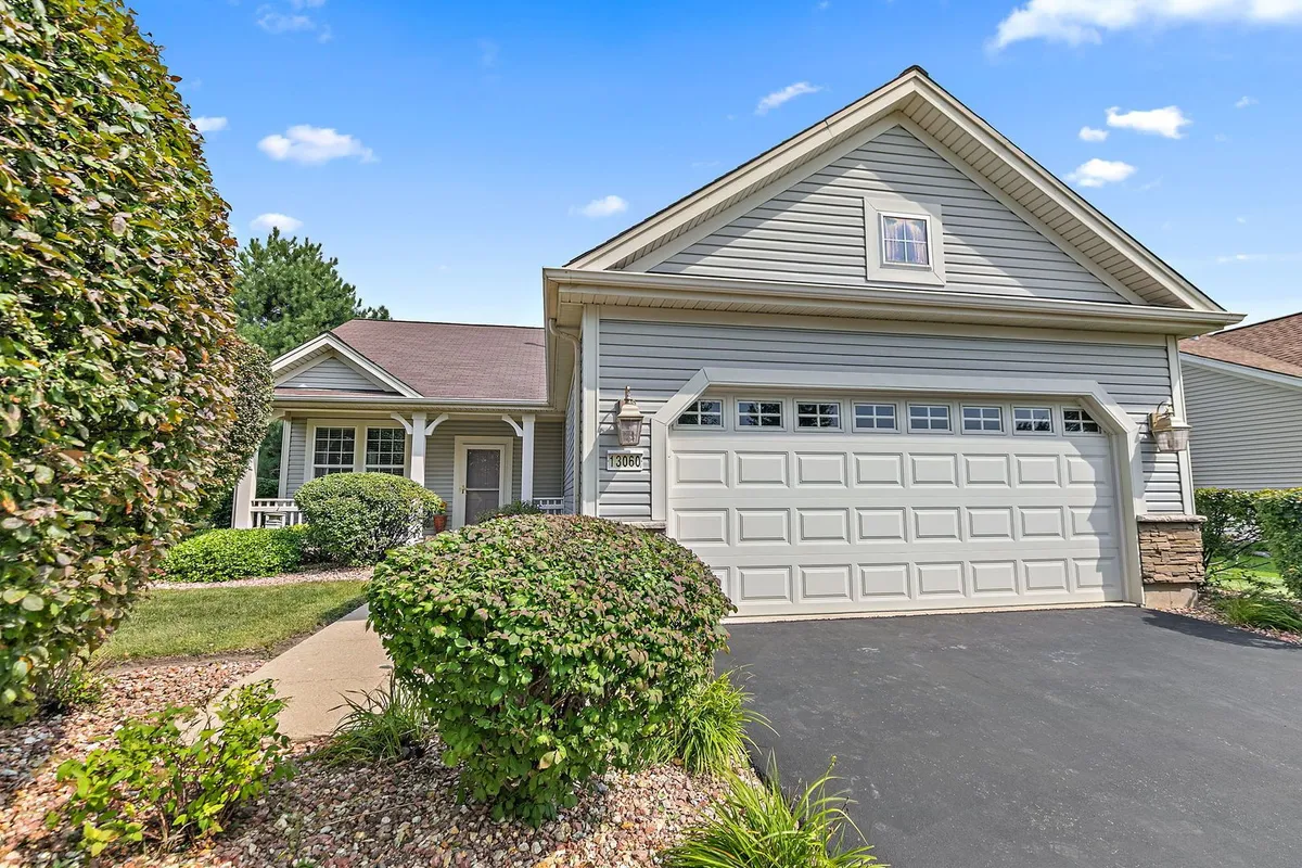Property Slideshow image 1 of 18 | 13060 coventry ln, Huntley, IL, 60142
