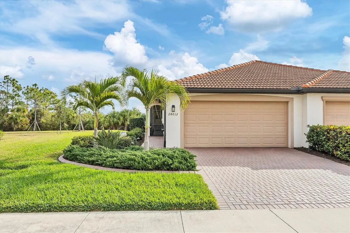 Property Slideshow image 1 of 100 | 24012 canterwood way, Venice, FL, 34293