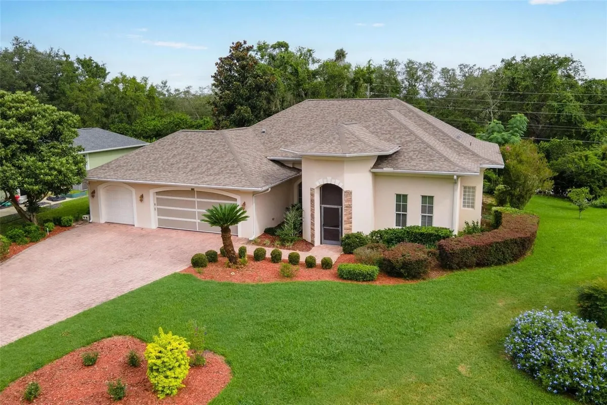 Property Slideshow image 1 of 49 | 5239 grove mnr, Lady Lake, FL, 32159