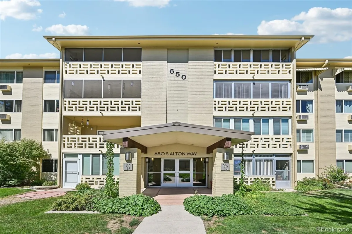 Property Slideshow image 1 of 31 | 650 s alton way 6c, Denver, CO, 80247
