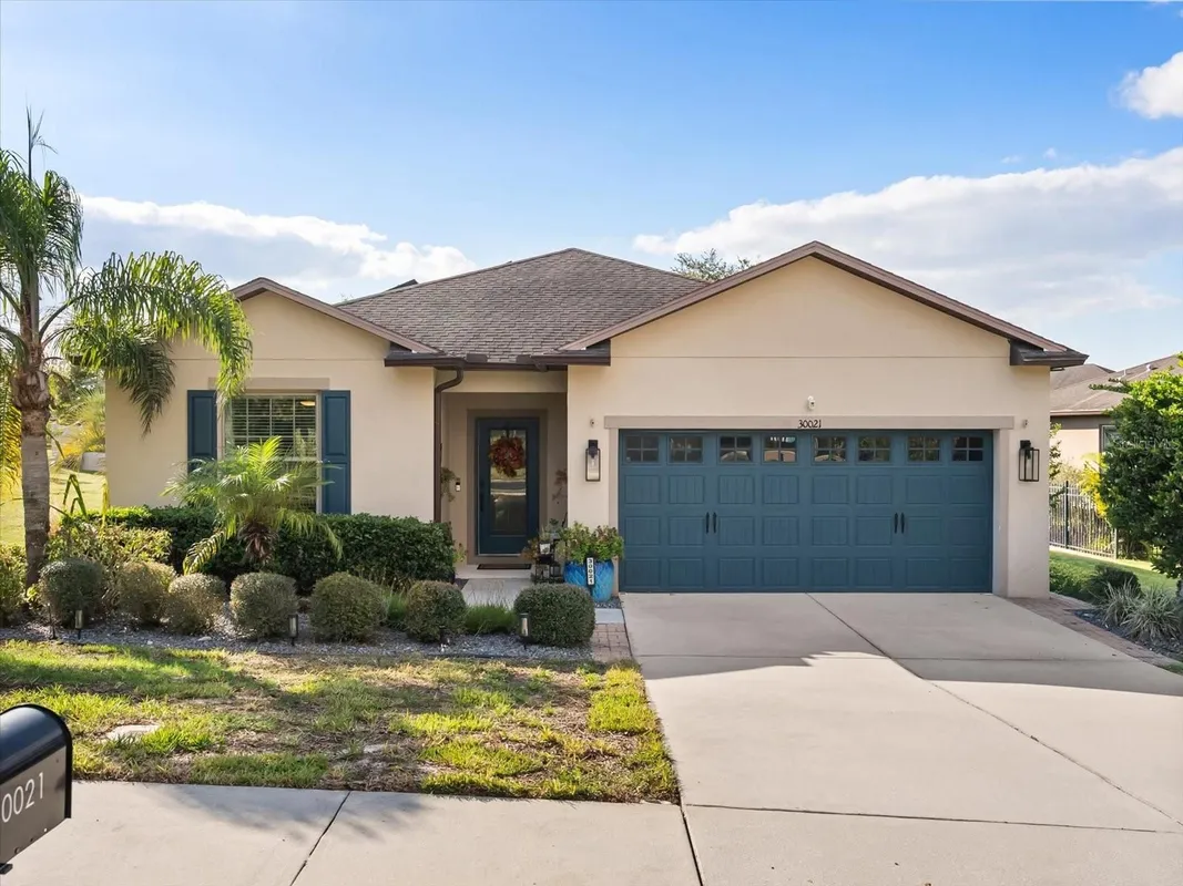 Property Slideshow image 1 of 37 | 30021 donnington loop, Mount Dora, FL, 32757