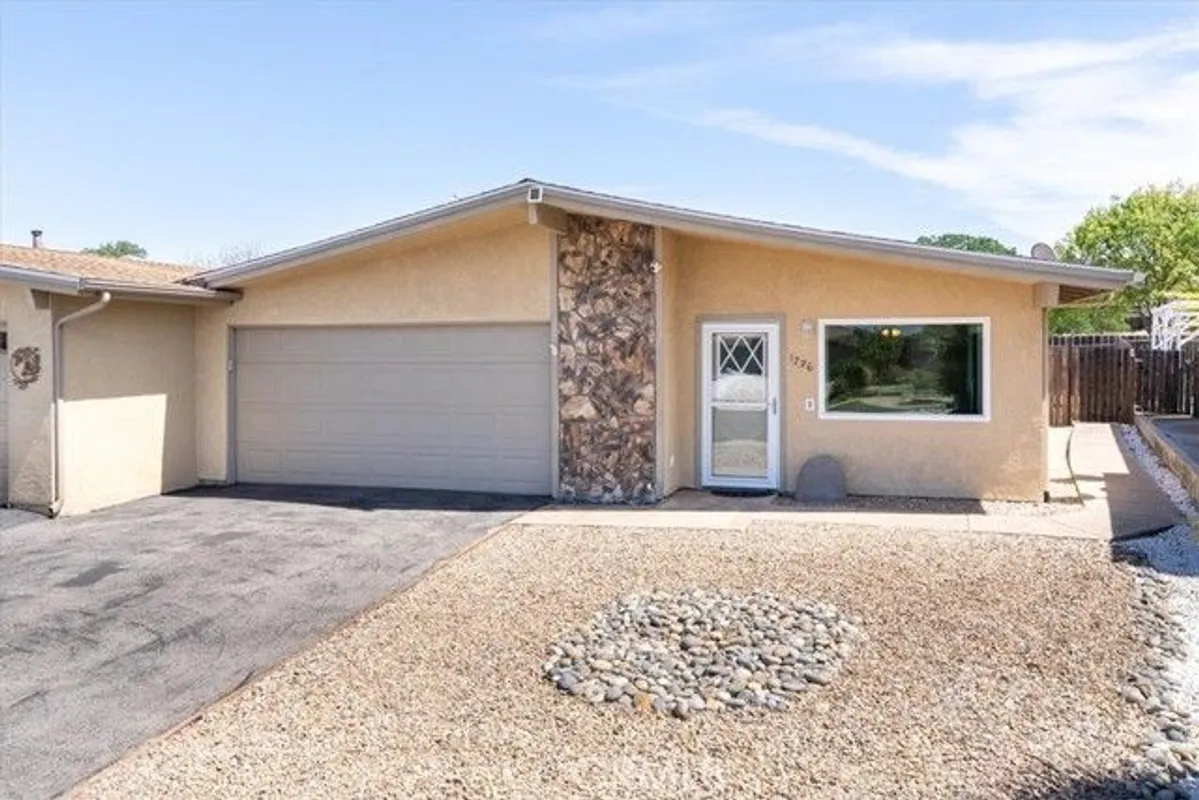 Property Slideshow image 1 of 32 | 1736 marigold ln, Paso Robles, CA, 93446