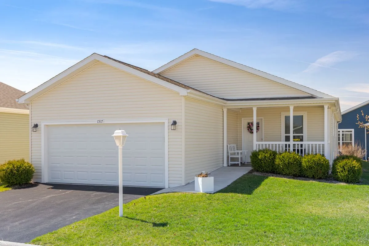 Property Slideshow image 1 of 20 | 1517 concord ct, Grayslake, IL, 60030