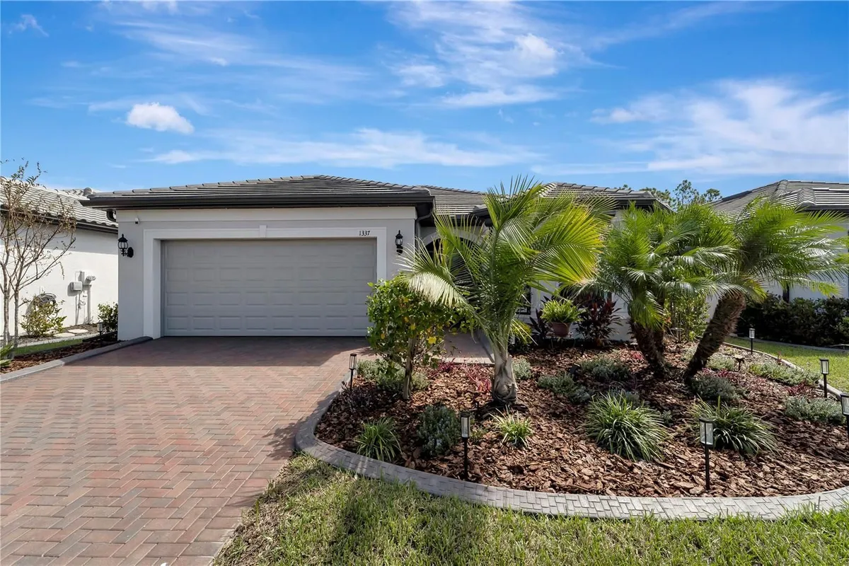 Property Slideshow image 1 of 71 | 1337 sorrell way, North Port, FL, 34289