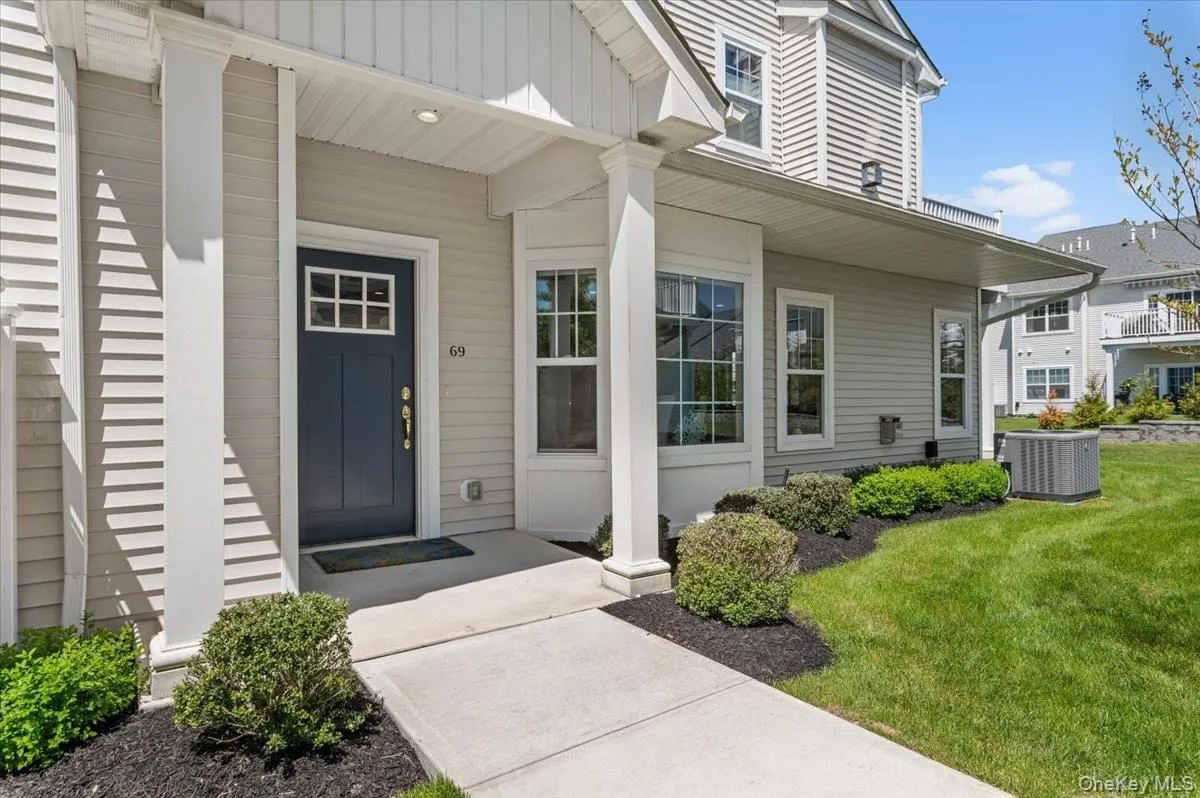 Property Slideshow image 1 of 30 | 69 avery dr, Brookhaven, NY, 11934