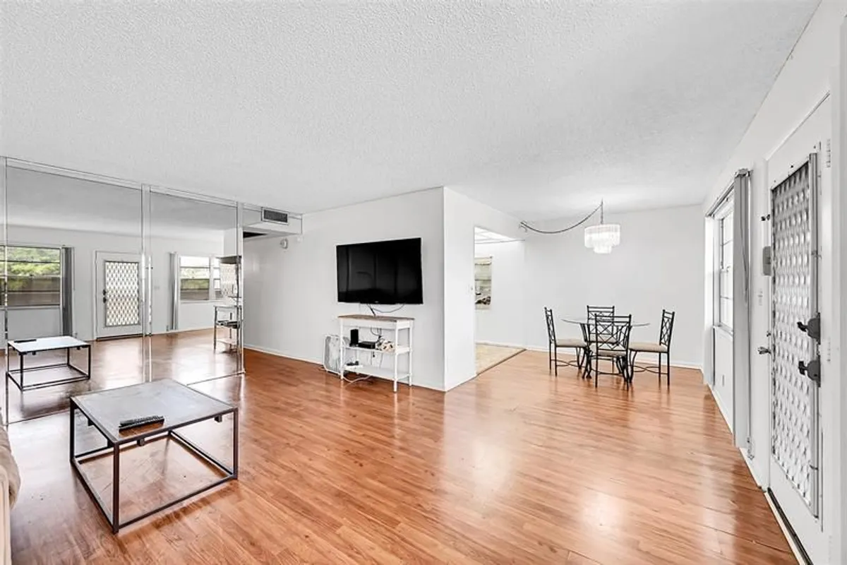 Property Slideshow image 1 of 27 | 1901 bermuda cir l3, Coconut Creek, FL, 33066