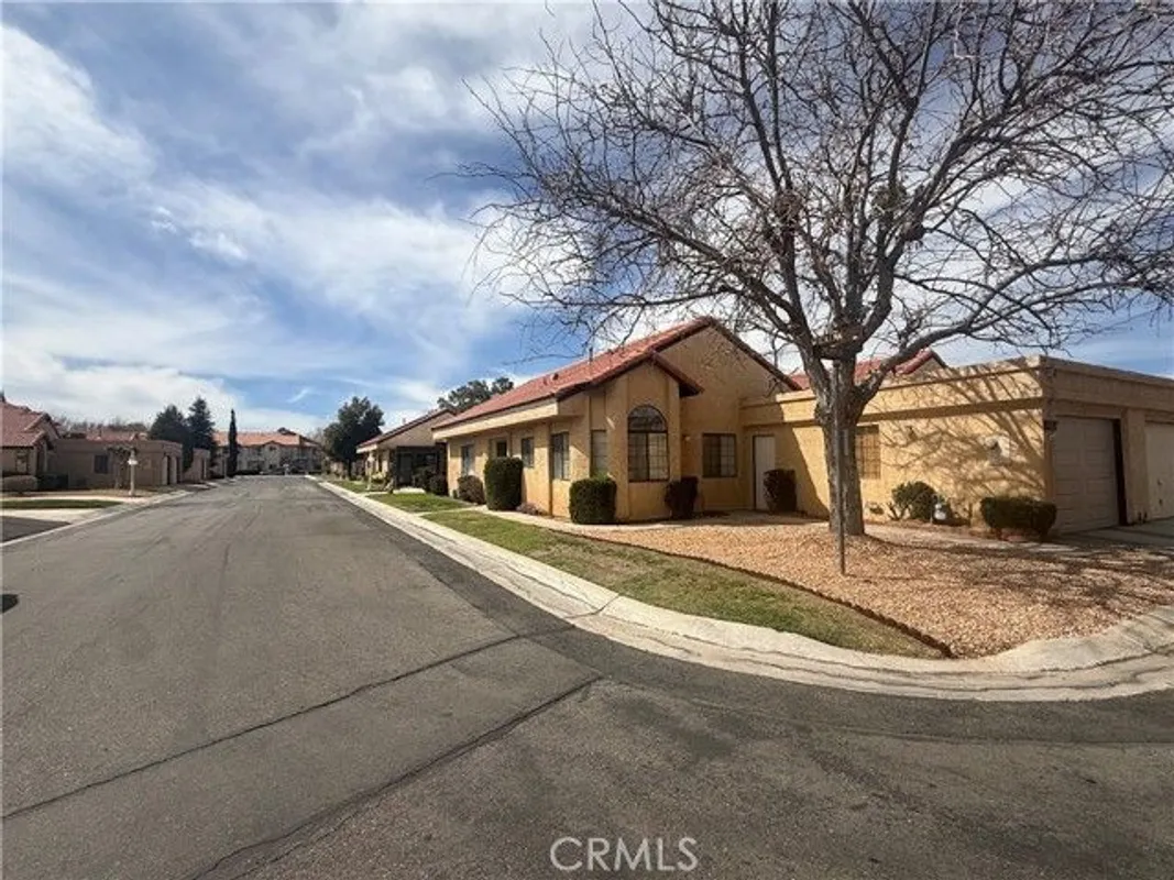 Property Slideshow image 1 of 31 | 11620 pepper ln, Apple Valley, CA, 92308