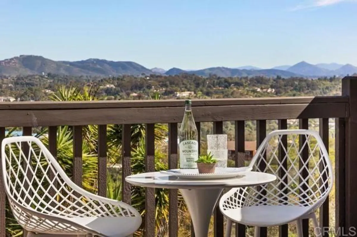 Property Slideshow image 1 of 35 | 2118 valleydale ln, Encinitas, CA, 92024