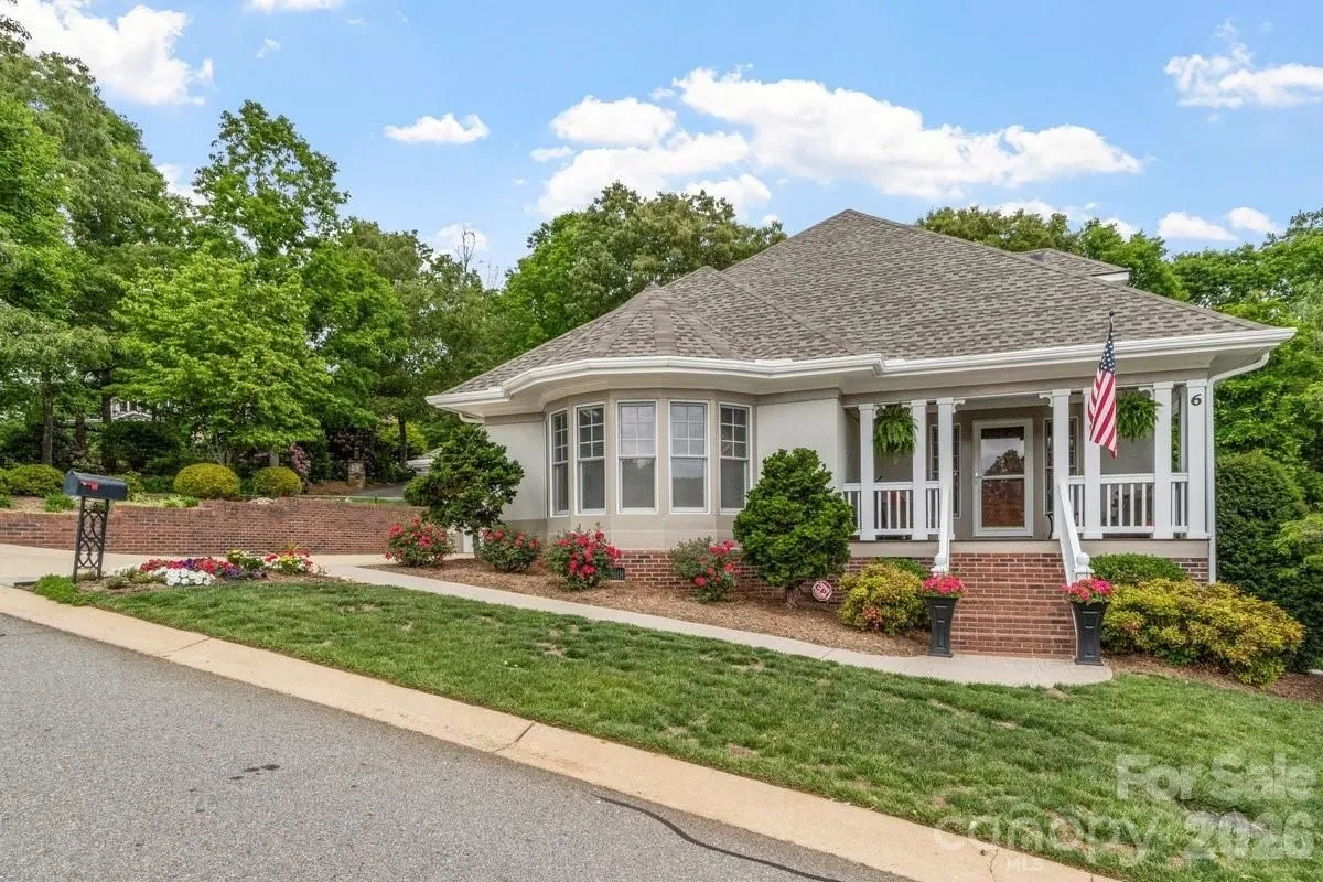 Property Slideshow image 1 of 45 | 6 creekside way, Asheville, NC, 28804