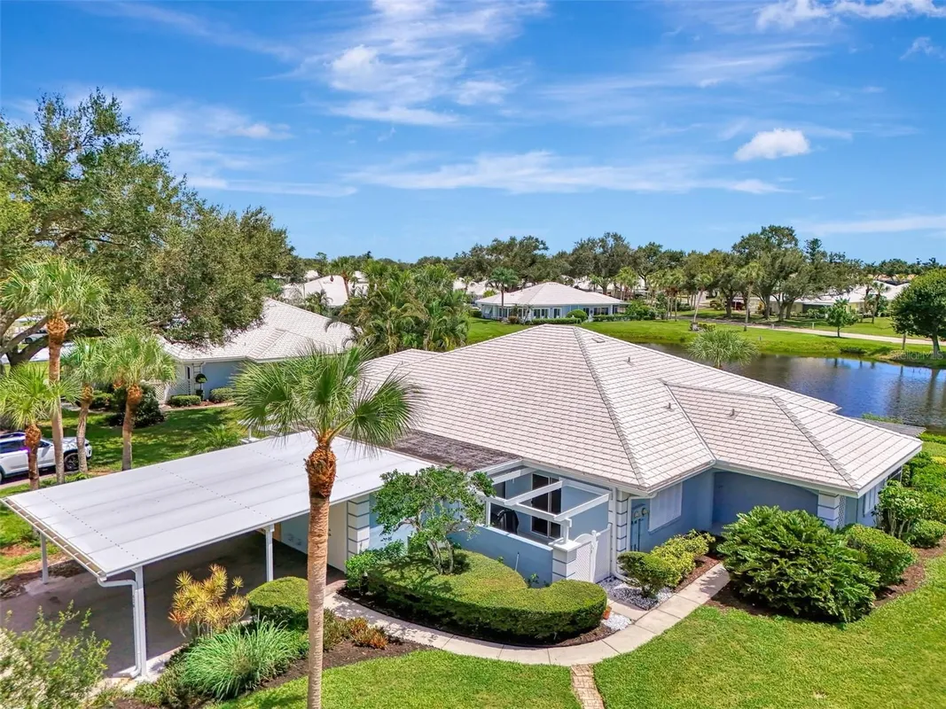 Property Slideshow image 1 of 58 | 420 wexford cir # 124, Venice, FL, 34293
