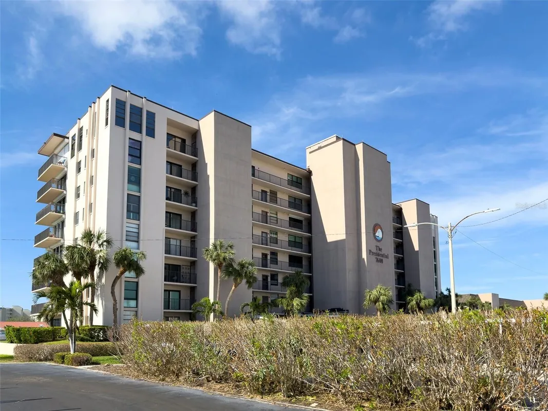 Property Slideshow image 1 of 36 | 7600 sun island dr 107, South Pasadena, FL, 33707