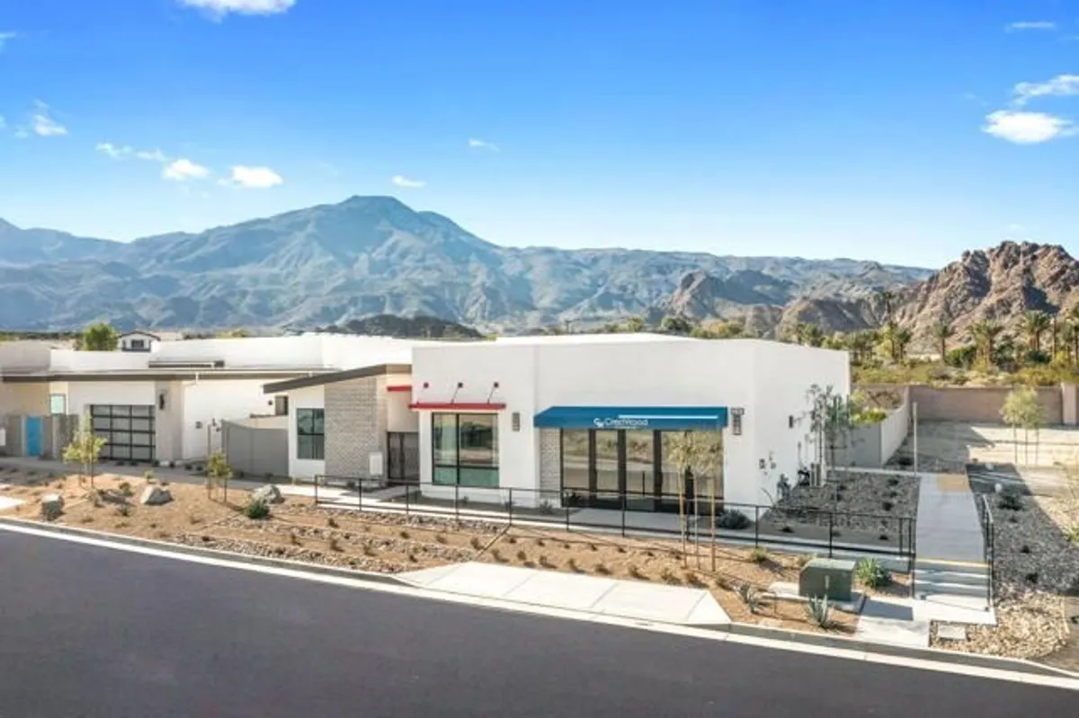 Property Slideshow image 1 of 46 | 950 cenoceras ct, La Quinta, CA, 92253