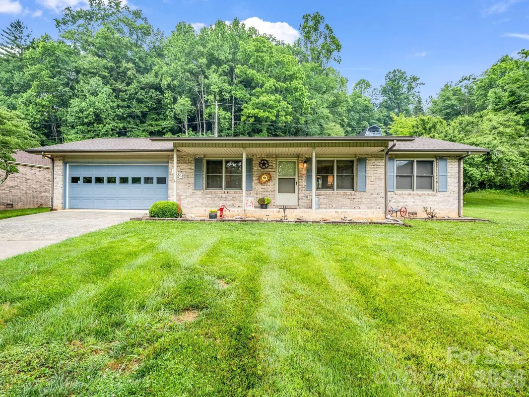 Property Slideshow image 1 of 32 | 182 resada dr, Brevard, NC, 28712