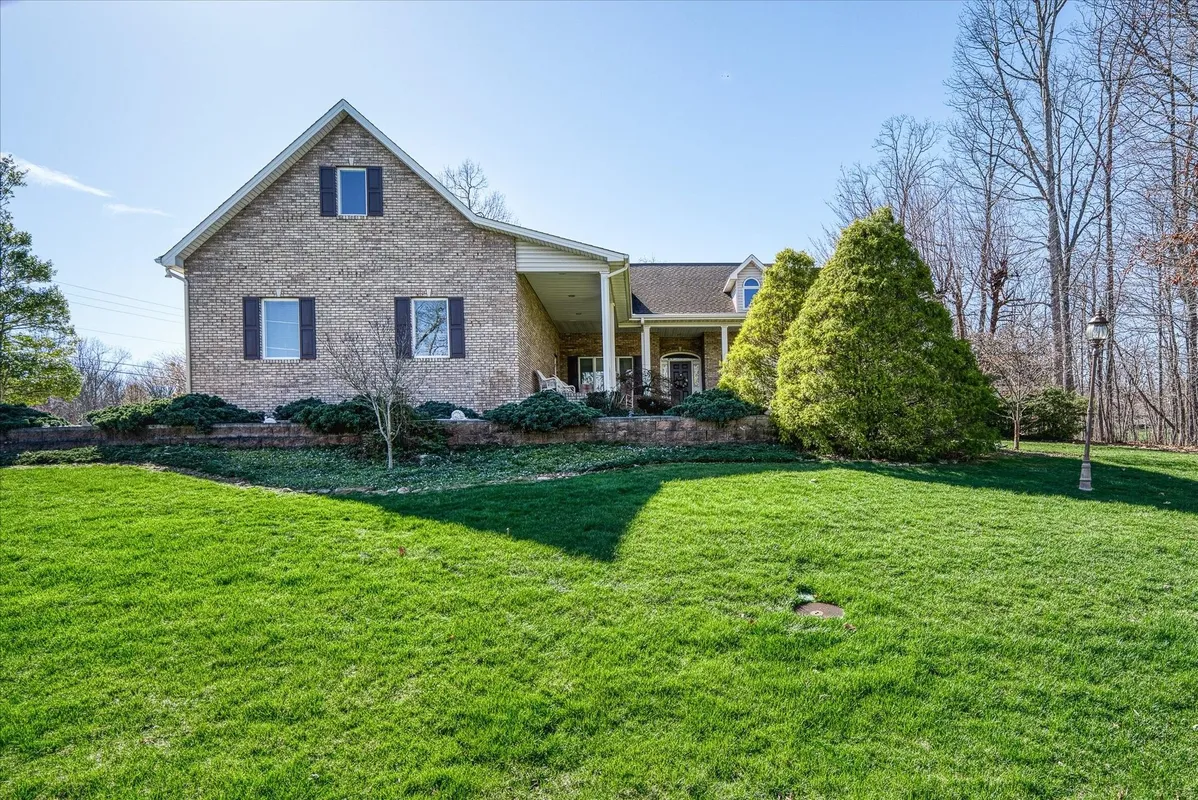 Property Slideshow image 1 of 38 | 141 mountain view dr, Crossville, TN, 38558