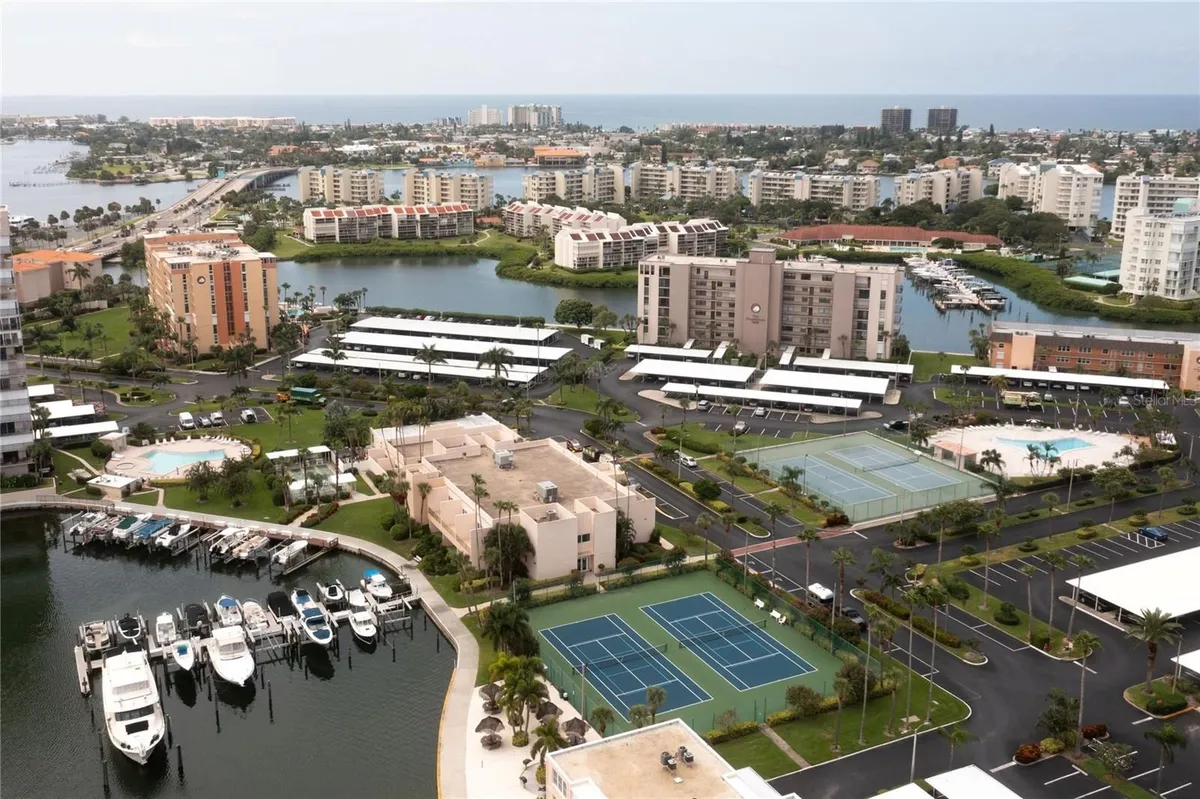 Property Slideshow image 1 of 31 | 7910 sun island dr 302, South Pasadena, FL, 33707