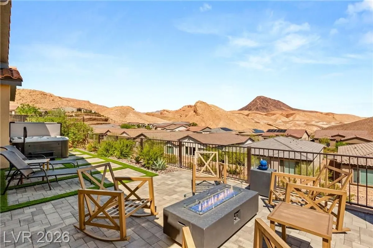 Property Slideshow image 1 of 58 | 14 autumn palm ave, Henderson, NV, 89011