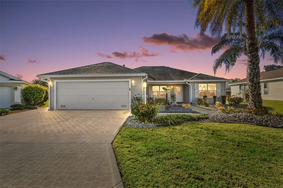 Property Slideshow image 1 of 42 | 938 joanna ln, The Villages, FL, 32162