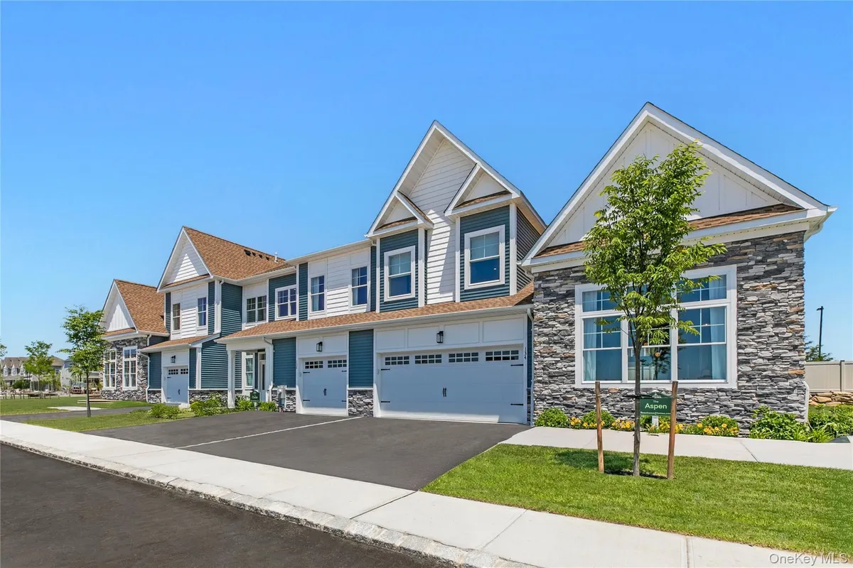 Property Slideshow image 1 of 27 | 3 juniper ln 94, Brookhaven, NY, 11980