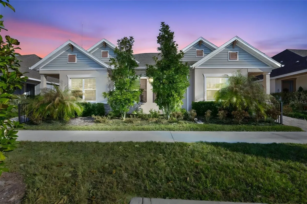 Property Slideshow image 1 of 49 | 13908 kingfisher glen dr, Lithia, FL, 33547