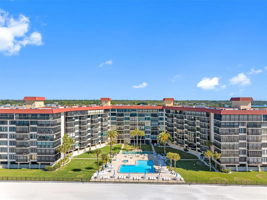 Property Slideshow image 1 of 22 | 18304 gulf blvd apt 417, Redington Shores, FL, 33708