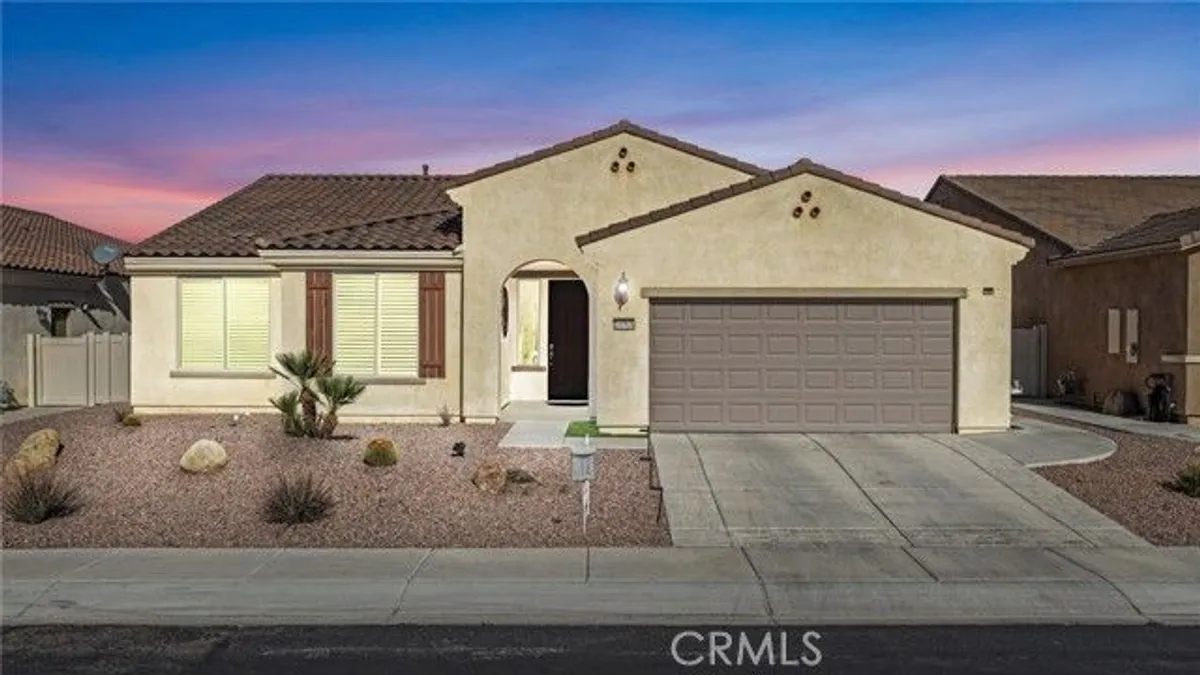 Property Slideshow image 1 of 53 | 18968 raven st, Apple Valley, CA, 92308