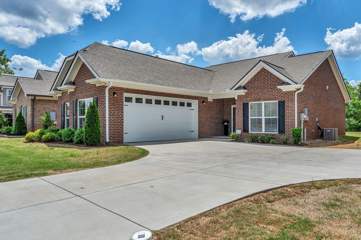 Property Slideshow image 1 of 32 | 7112 maddenwood ln, Hermitage, TN, 37076