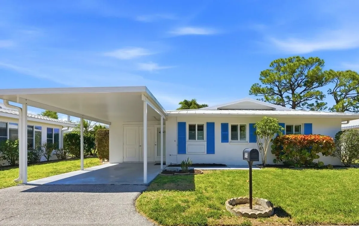 Property Slideshow image 1 of 34 | 215 fair winds dr 215, Nokomis, FL, 34275