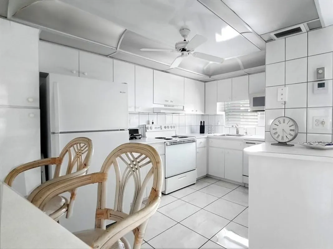 Property Slideshow image 1 of 17 | 381 s hollybrook dr 204, Pembroke Pines, FL, 33025