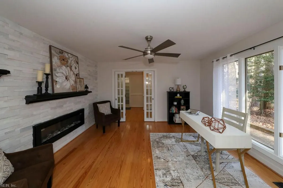 Property Slideshow image 1 of 50 | 208 fairfax way, Williamsburg, VA, 23185