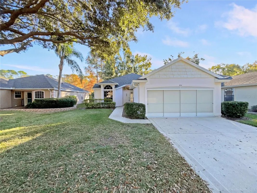 Property Slideshow image 1 of 25 | 204 baytree blvd, Tavares, FL, 32778